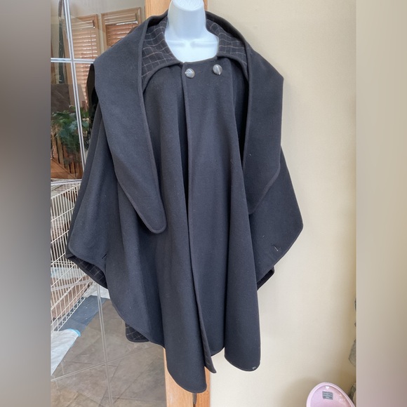 George Simonton Jackets & Blazers - George Simonton heavy wool hooded cape. EUC